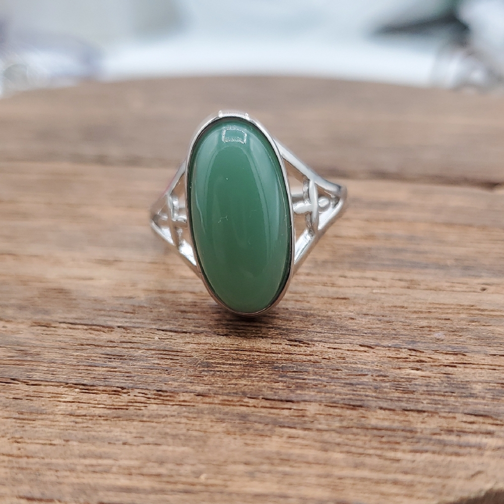 Elegant Silver 999 Green Stone Ring Size 10.5 R819